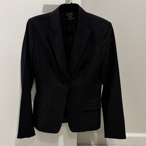 Elie Tahari Classic Black Blazer